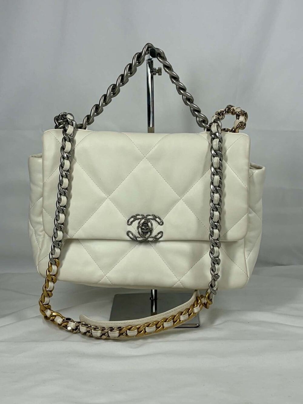 White Chanel 19 GM Flap Bag In Goatskin SPB JA-363272
